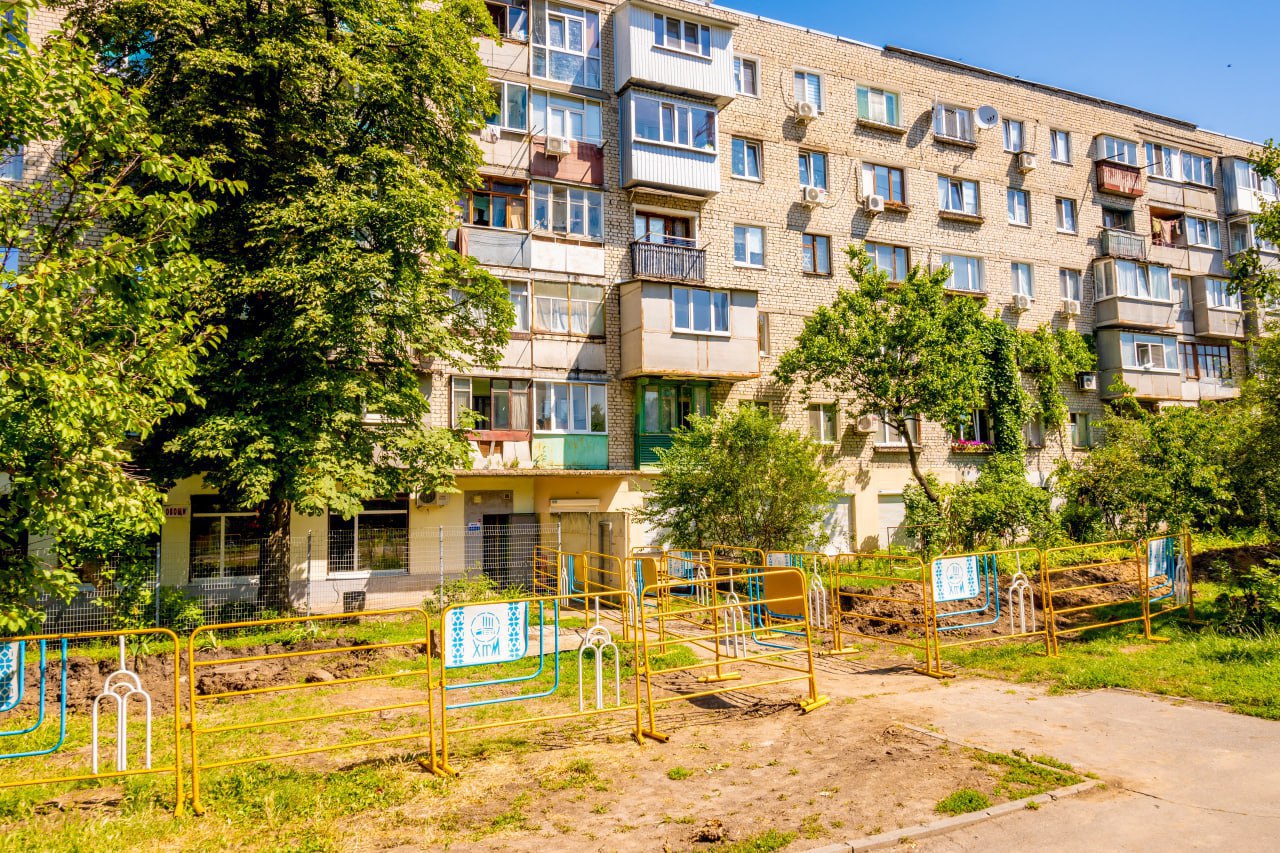 Забезпечує теплом два райони магістраль, яку перекладають у Харкові